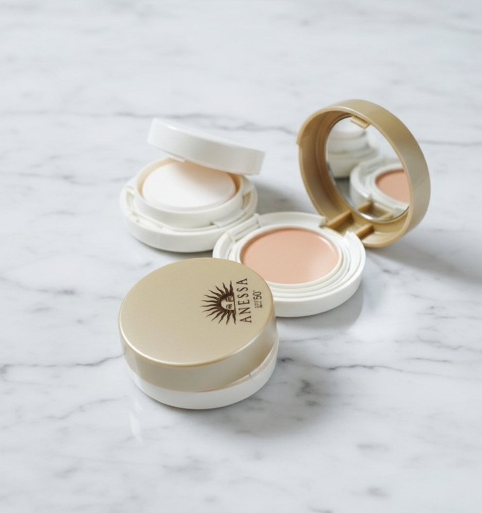 Aqua Booster protects against sweat and strengthens sun protection.